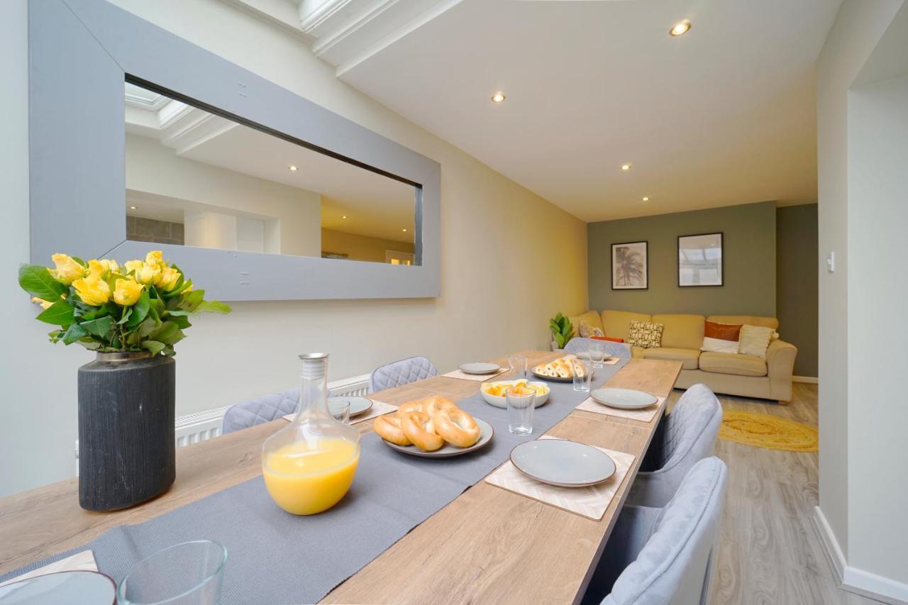Holiday home Perfectly Located 4 Bed Town House In Sleeps 8