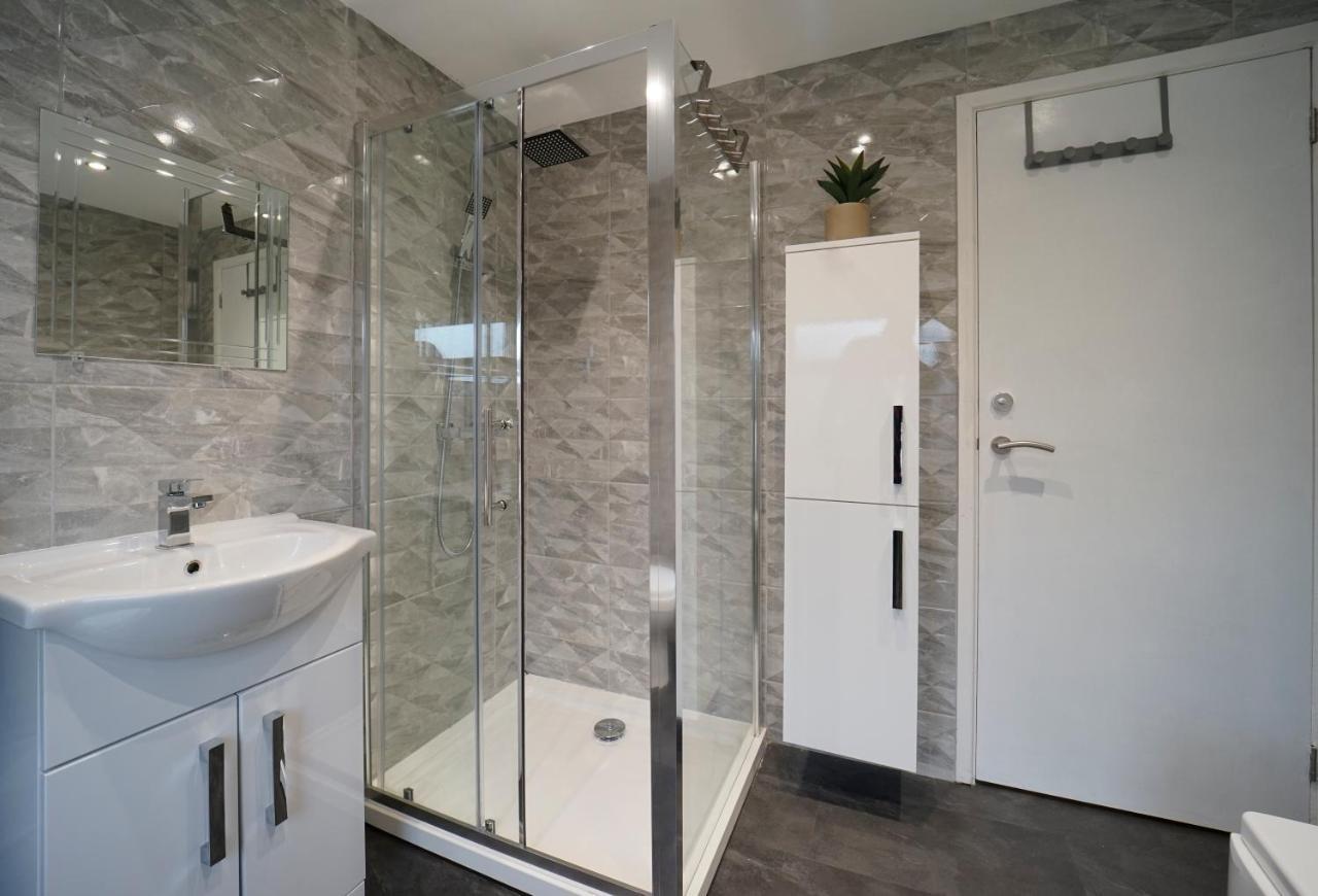 Perfectly Located 4 Bed Town House In Sleeps 8 Wetherby